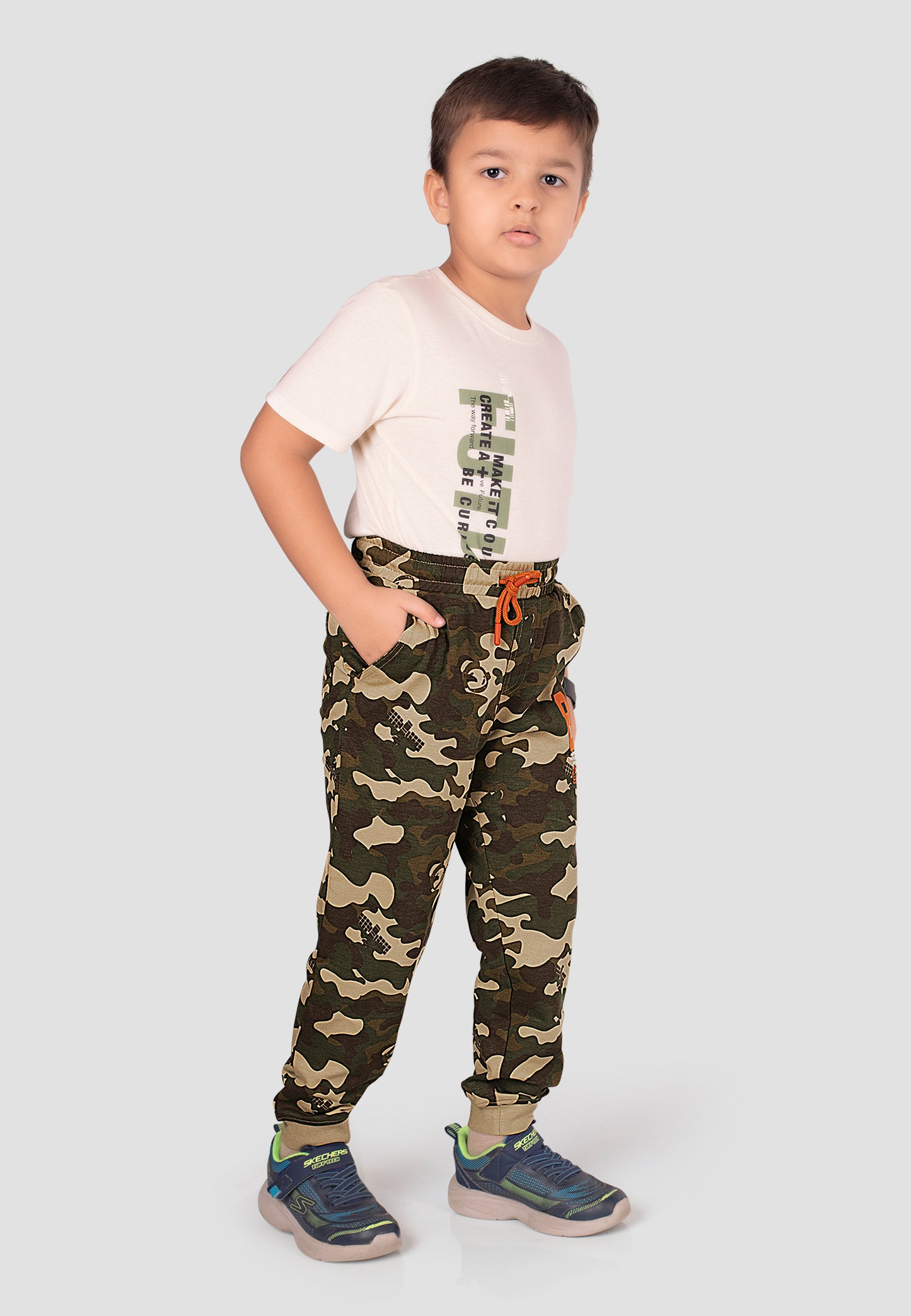 Tresnova Cotton Knit Full Sleeves Antimicrobial Finish Camoflague Printed Jogger Track Pant -Camoflague
