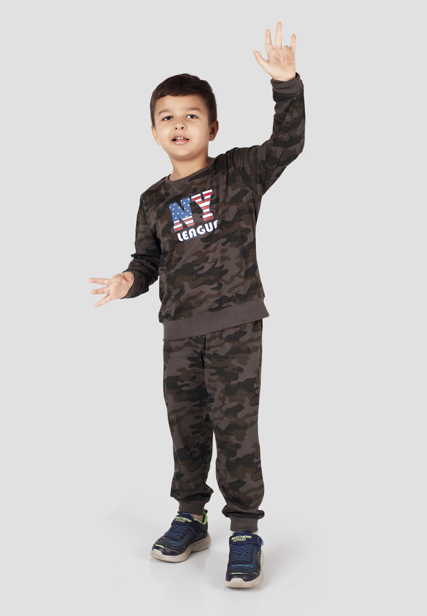 Tresnova Cotton Knit Full Sleeves Antimicrobial Finish Camoflague Printed Coordinating T-shirt And Joggers Set-Camoflague